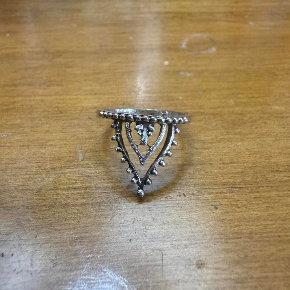 Silver ring - Picture 2 of 3